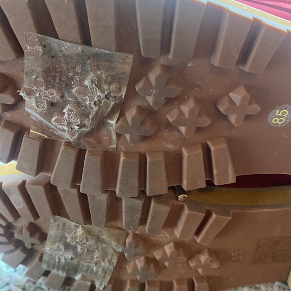 🦊 Newly listed red beauties. EUC - Picture 6 of 13